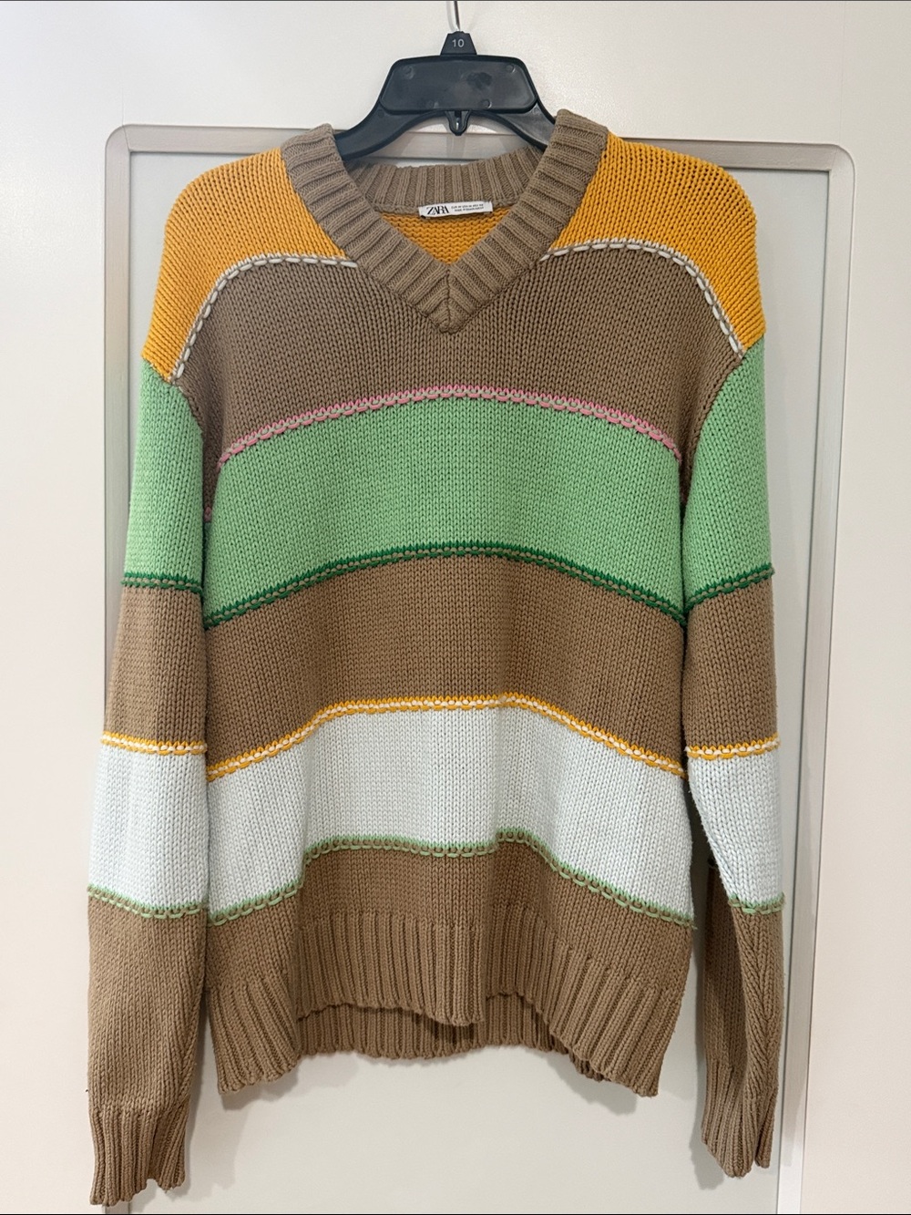 Zara Unisex V-Neck Striped Chunky Sweater- ColorBlock.  Medium